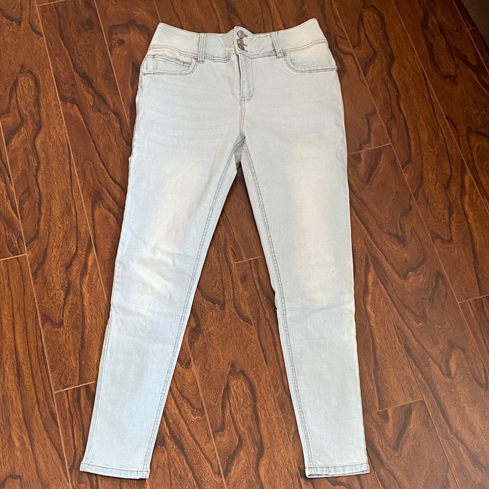 Refuge Light Wash Skinny Jeans in Pale Blue size 7